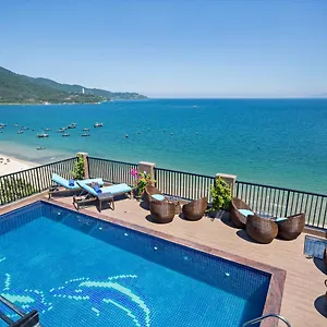Отель Seashore &